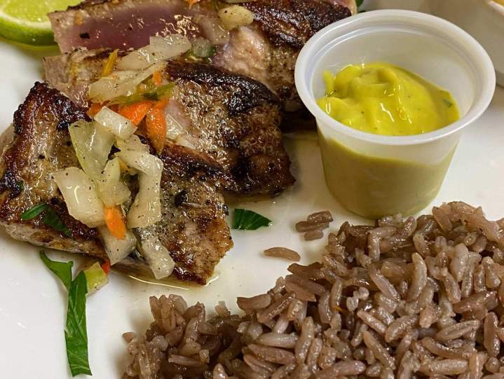 Restaurant proposant des plats caribéens en Martinique